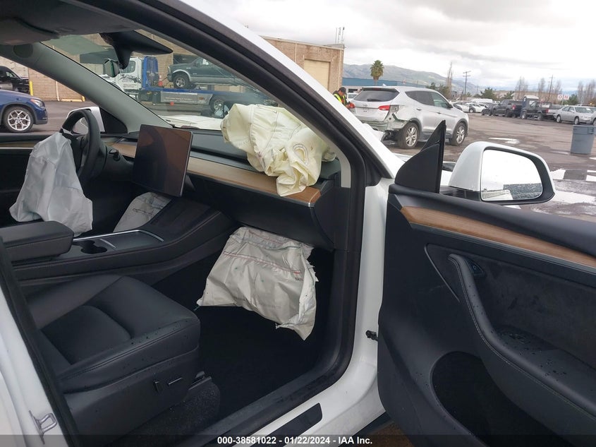 VIN 7SAYGDEE3PA052194 2023 TESLA MODEL Y