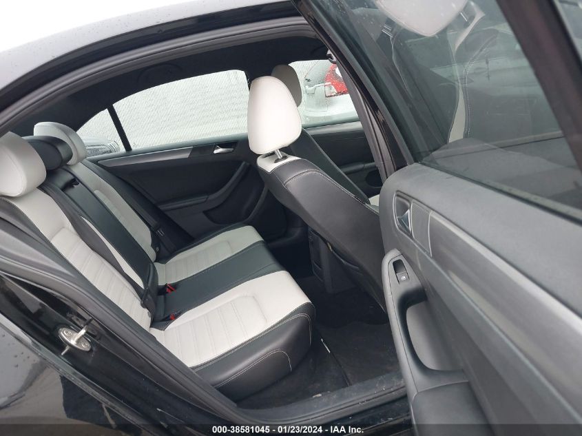 2016 VOLKSWAGEN JETTA SPORT - 3VWD17AJXGM391564