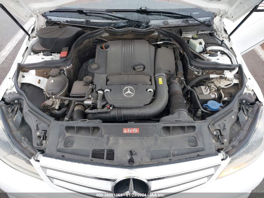 2013 MERCEDES-BENZ C 250 250 - WDDGF4HB8DA825512