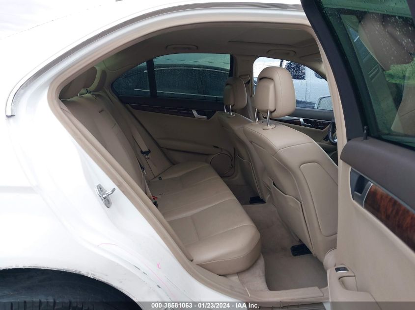2013 MERCEDES-BENZ C 250 250 - WDDGF4HB8DA825512