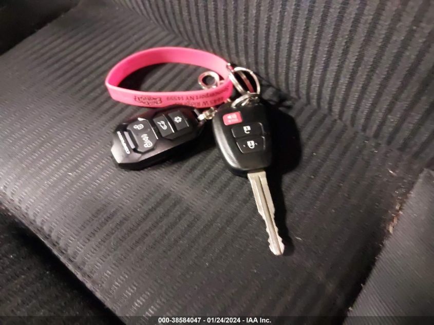 2016 TOYOTA RAV4 LE - 2T3BFREV5GW461040