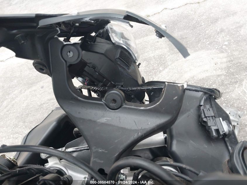 2022 SUZUKI GSX-R1000 JS1DM11B7N7100200