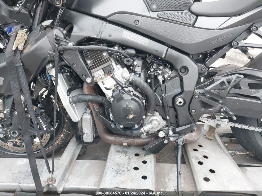 2022 SUZUKI GSX-R1000 JS1DM11B7N7100200