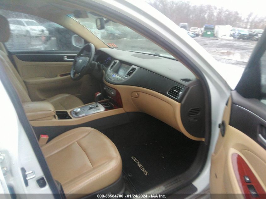 2013 HYUNDAI GENESIS 3.8 - KMHGC4DD0DU239908