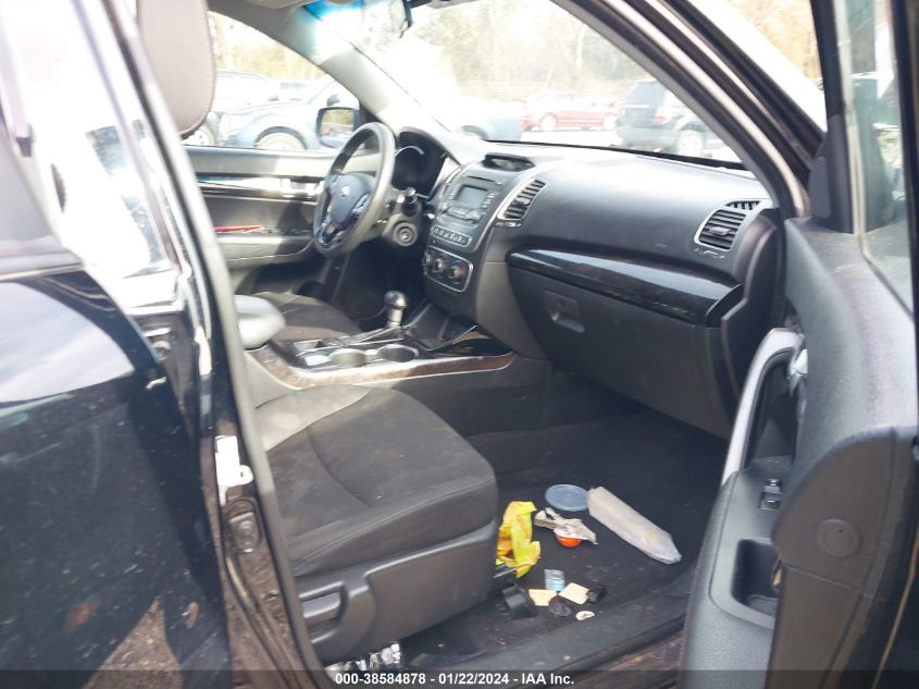 2014 KIA SORENTO LX - 5XYKT3A65EG447901