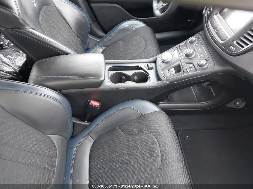 2016 CHRYSLER 200 S - 1C3CCCDG2GN170679