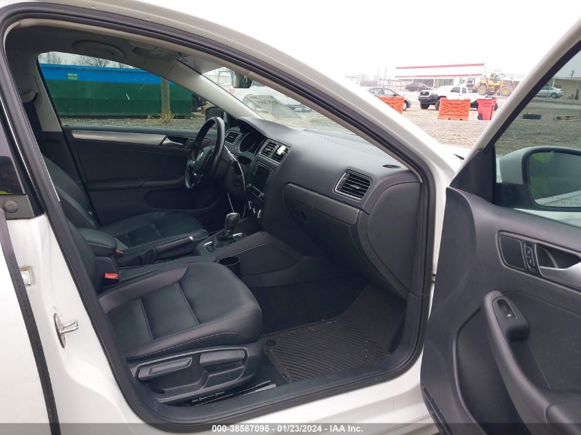 2017 VOLKSWAGEN JETTA 1.4T SE - 3VWDB7AJ5HM291693