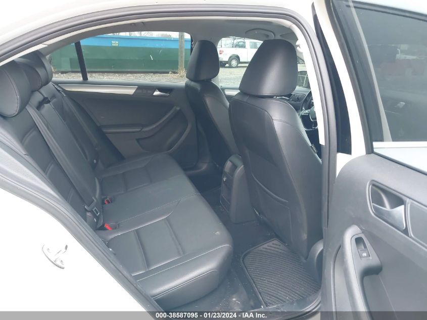 2017 VOLKSWAGEN JETTA 1.4T SE - 3VWDB7AJ5HM291693