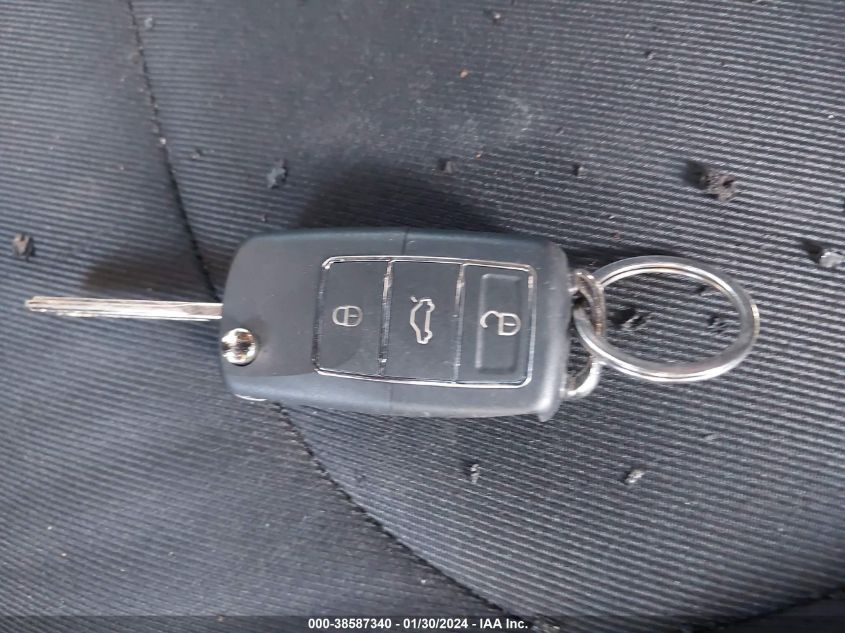2015 KIA SOUL + - KNDJP3A52F7181680