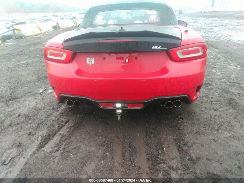 VIN JC1NFAEK3J0135895 2018 FIAT 124 SPIDER ABARTH
