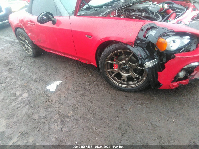 VIN JC1NFAEK3J0135895 2018 FIAT 124 SPIDER ABARTH