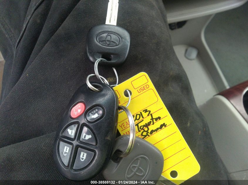 2013 TOYOTA SIENNA XLE V6 8 PASSENGER - 5TDYK3DCXDS386156
