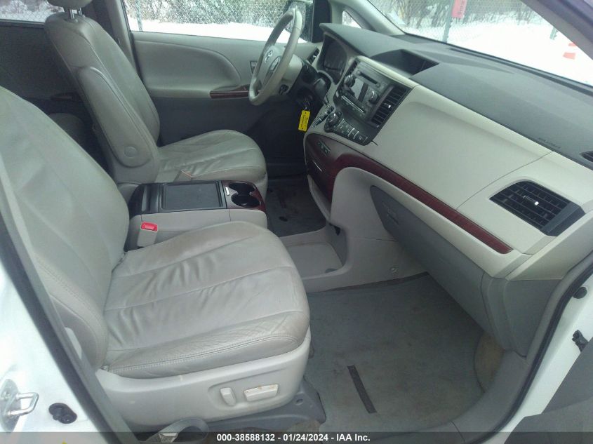 2013 TOYOTA SIENNA XLE V6 8 PASSENGER - 5TDYK3DCXDS386156