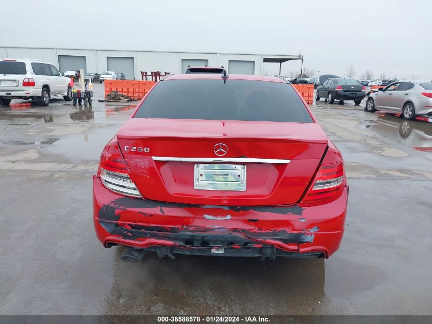 2013 MERCEDES-BENZ C 250 LUXURY/SPORT - WDDGF4HBXDR272928