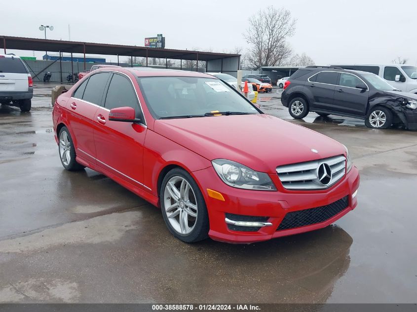 2013 MERCEDES-BENZ C 250 LUXURY/SPORT - WDDGF4HBXDR272928