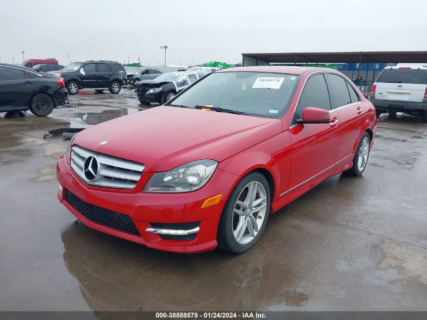2013 MERCEDES-BENZ C 250 LUXURY/SPORT - WDDGF4HBXDR272928