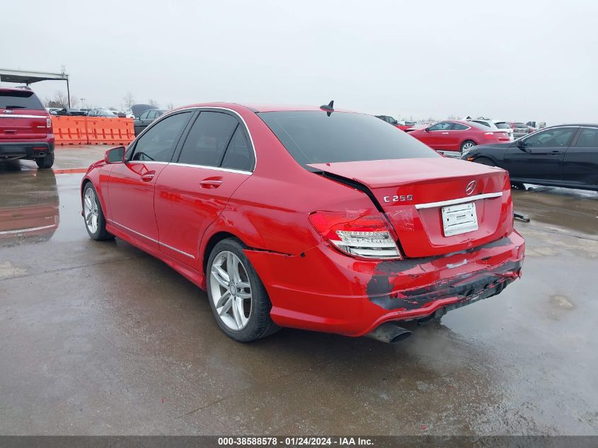 2013 MERCEDES-BENZ C 250 LUXURY/SPORT - WDDGF4HBXDR272928