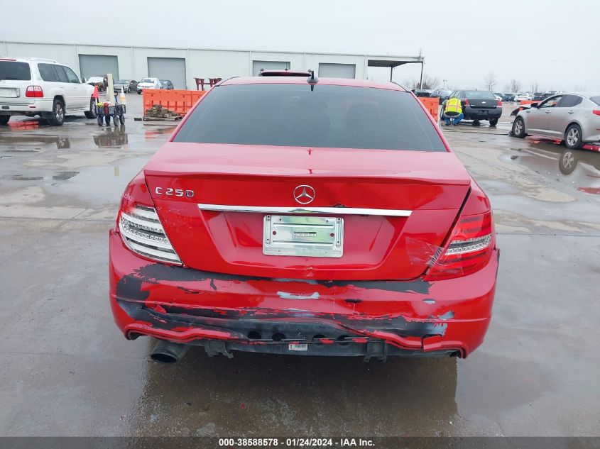 2013 MERCEDES-BENZ C 250 LUXURY/SPORT - WDDGF4HBXDR272928