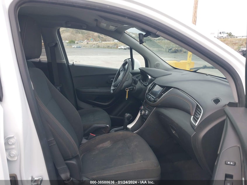 VIN KL7CJKSB3LB315188 2020 CHEVROLET TRAX FWD LS