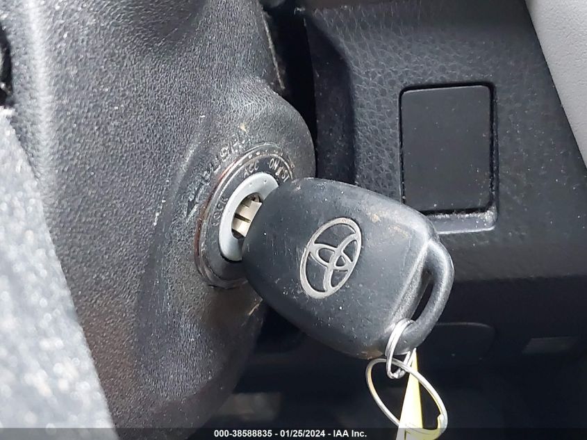 2015 TOYOTA RAV4 XLE - 2T3RFREV3FW238489