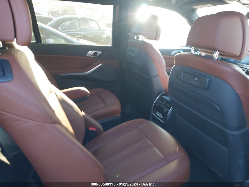 VIN 5UXCX6C04LLE35535 2020 BMW X7 M50I