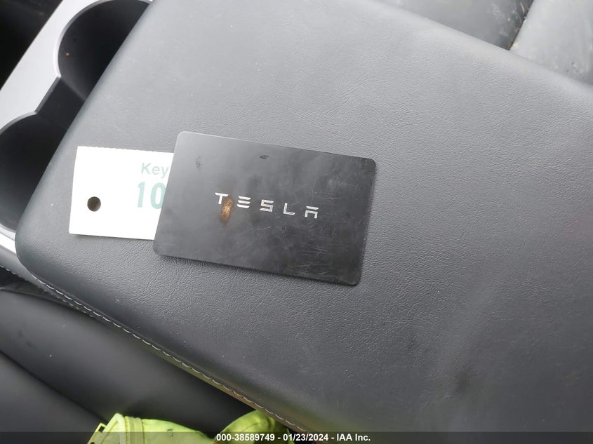 VIN 7SAYGDEE9PF813085 2023 TESLA MODEL Y