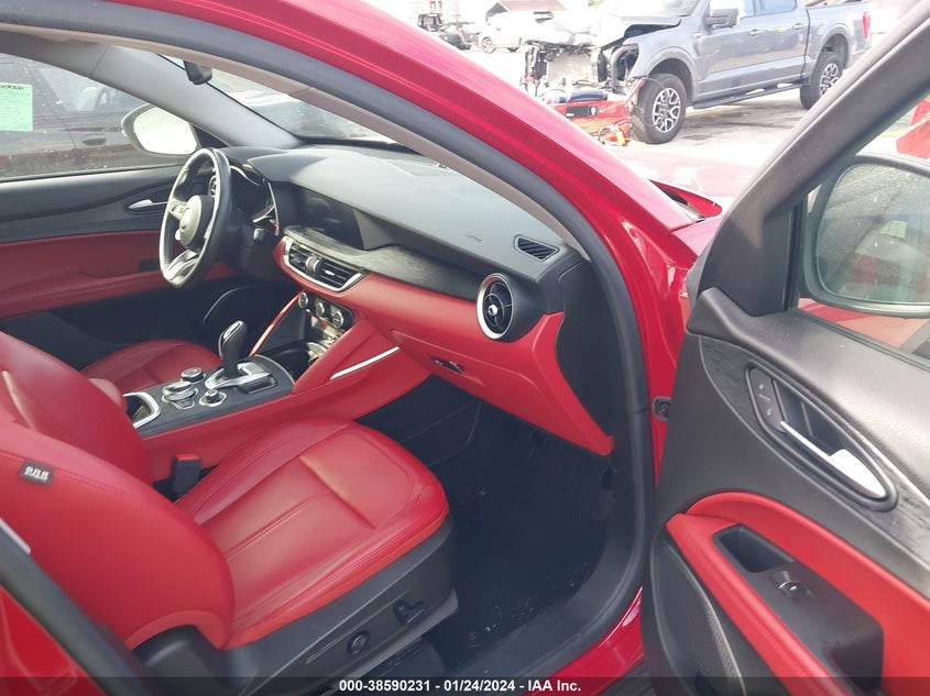 VIN ZASPAJAN3M7D01135 2021 ALFA ROMEO STELVIO RWD