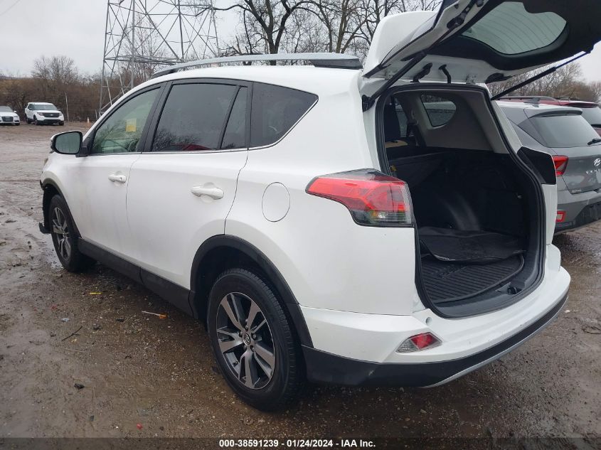 2018 TOYOTA RAV4 XLE - JTMRFREV5JJ721439