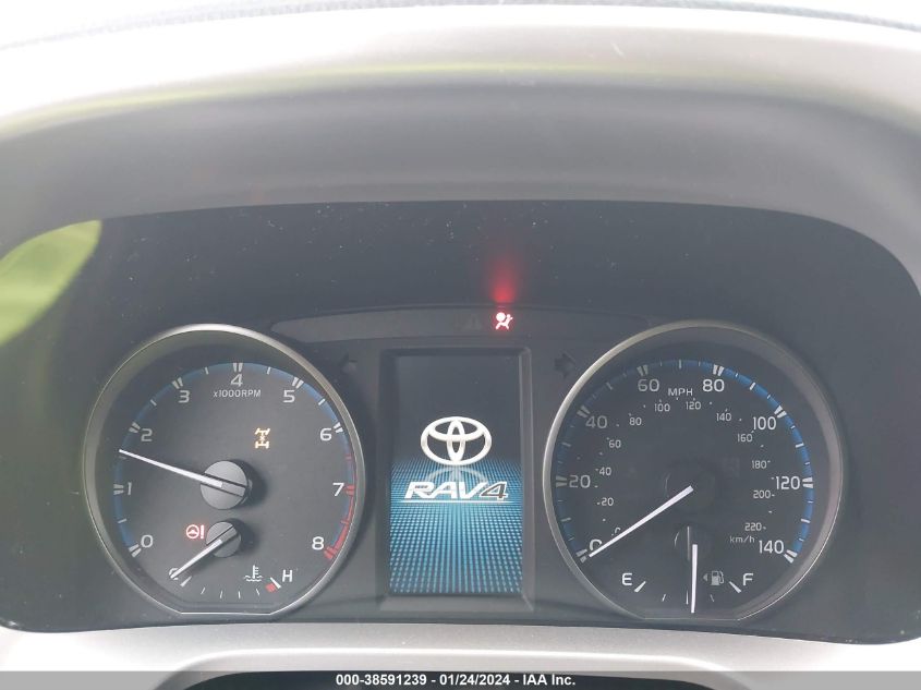 2018 TOYOTA RAV4 XLE - JTMRFREV5JJ721439