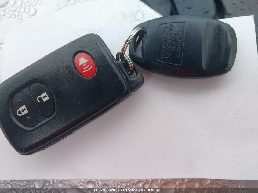 2014 TOYOTA PRIUS TWO - JTDKN3DU8E0366885