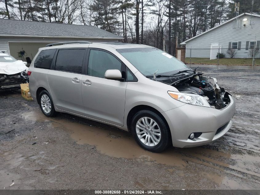 5TDYZ3DC0HS896971 2017 TOYOTA SIENNA, photo no. 1