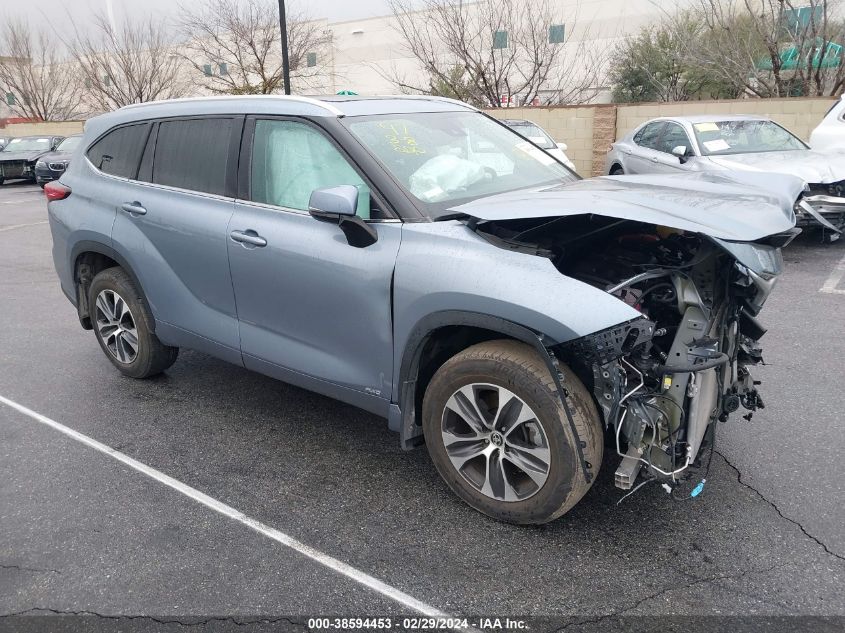 2022 TOYOTA HIGHLANDER HYBRID XLE - 5TDHBRCH6NS084431