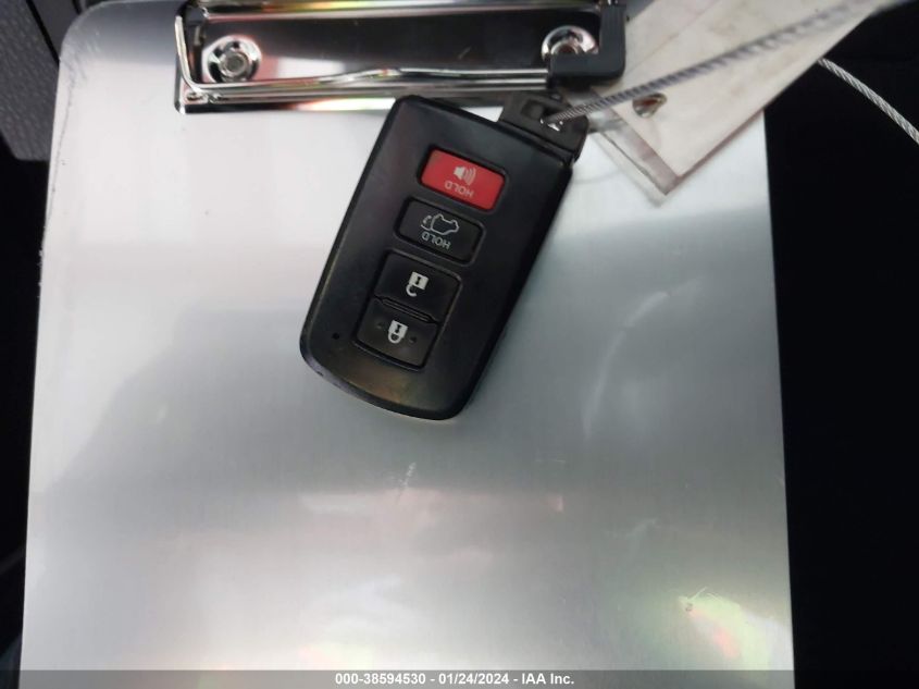 2017 TOYOTA RAV4 SE - JTMNFREV2HJ707426