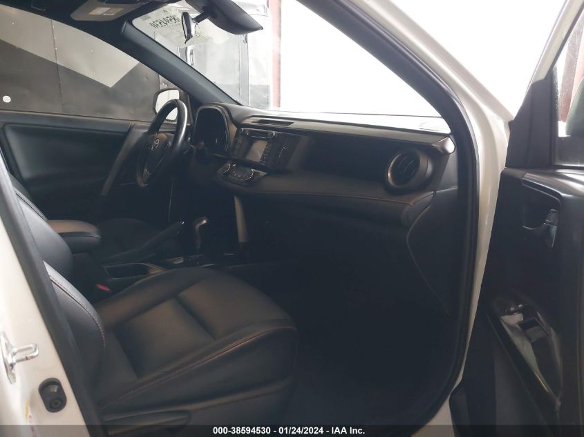 2017 TOYOTA RAV4 SE - JTMNFREV2HJ707426