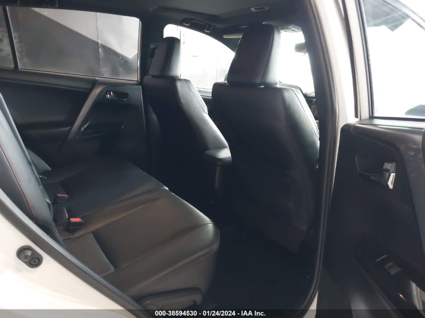 2017 TOYOTA RAV4 SE - JTMNFREV2HJ707426