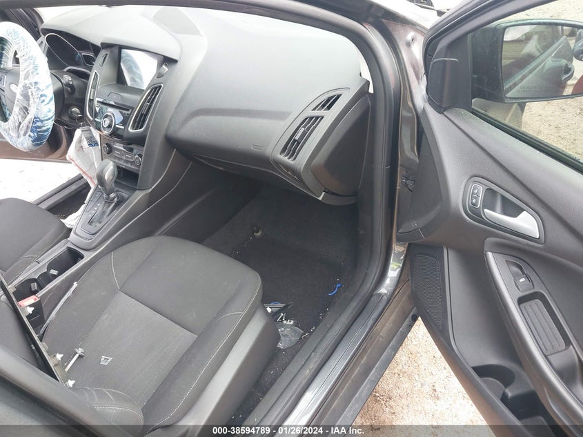 VIN 1FADP3M24HL228643 2017 FORD FOCUS SEL