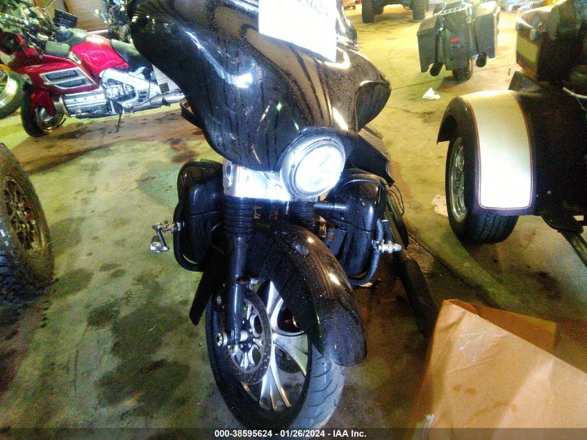 2012 HARLEY-DAVIDSON FLHX STREET GLIDE - 1HD1KBM11CB682200