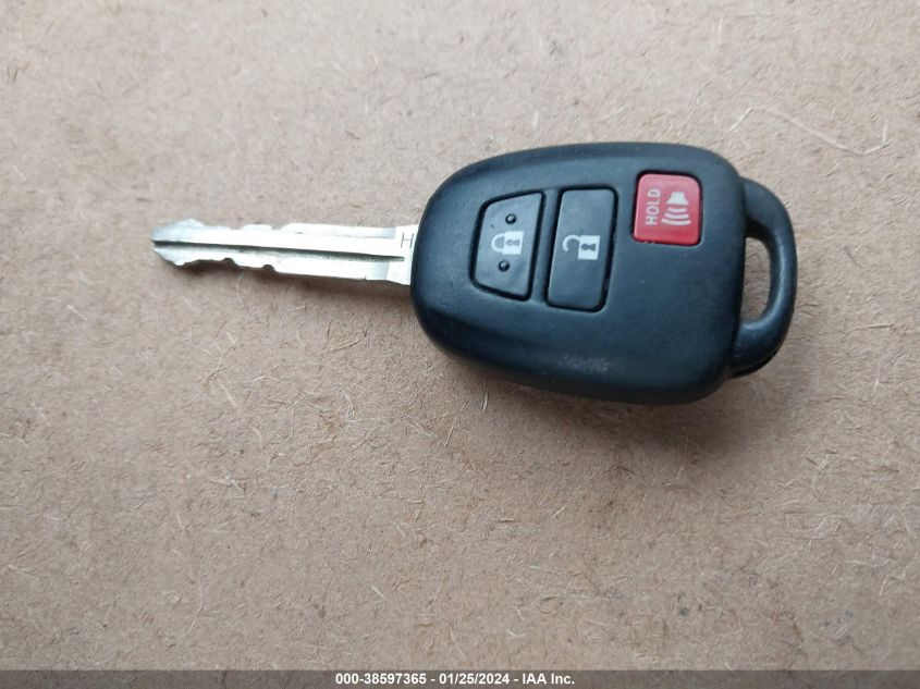 2015 TOYOTA RAV4 XLE - 2T3RFREV0FW351574