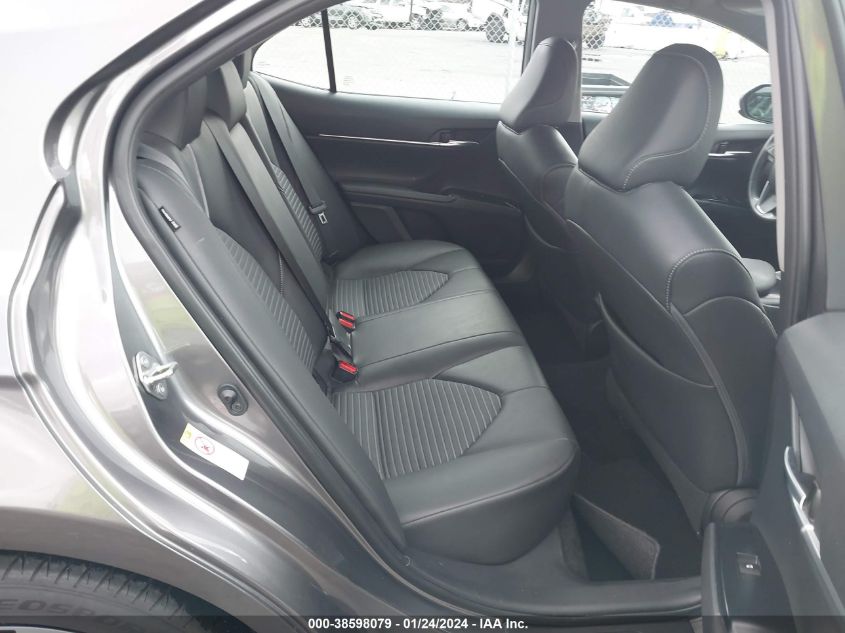 2018 TOYOTA CAMRY SE - 4T1B11HK8JU506117