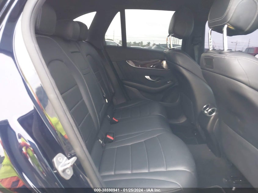VIN WDC0G4JB9KV187368 2019 MERCEDES-BENZ GLC 300 300