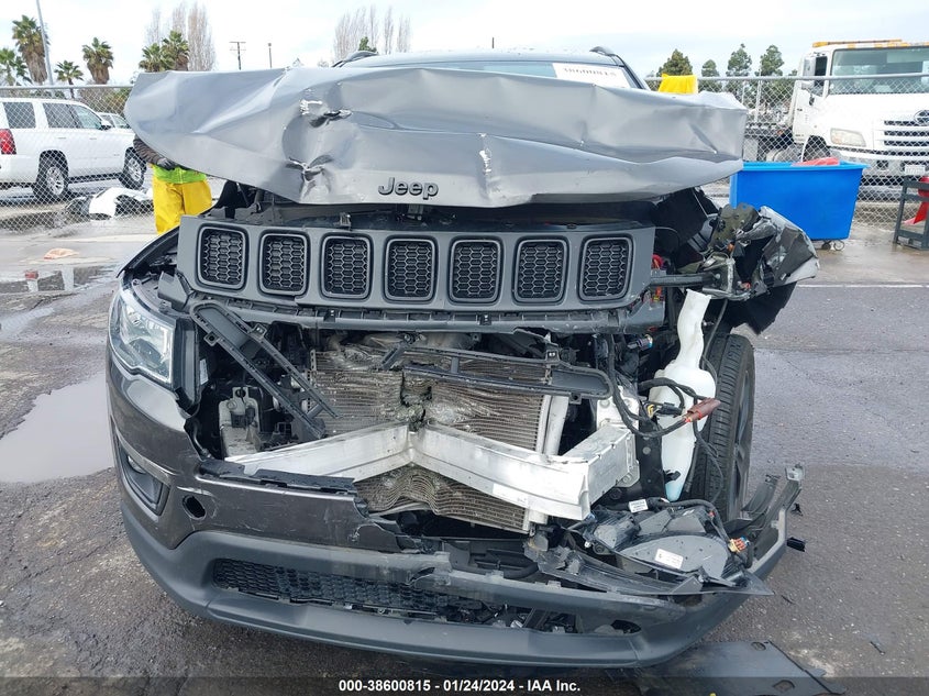 VIN 3C4NJCBB0KT815159 2019 JEEP COMPASS ALTITUDE FWD