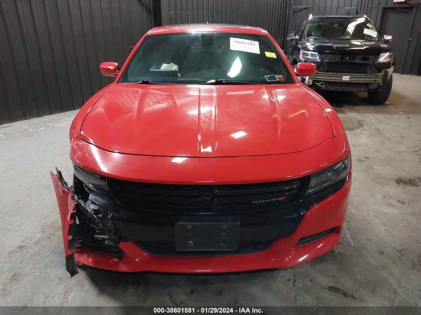 VIN 2C3CDXJG4JH207661 2018 DODGE CHARGER GT AWD