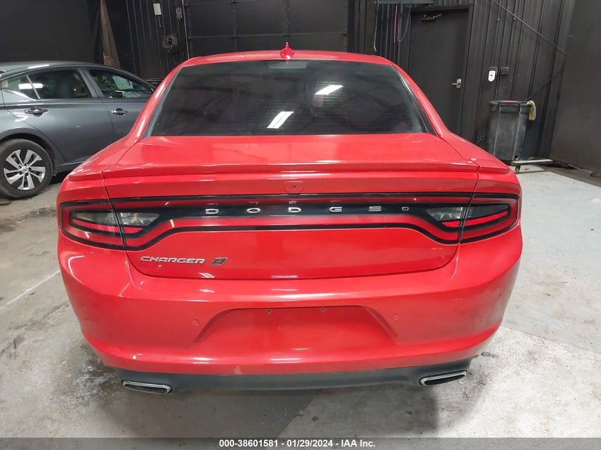 VIN 2C3CDXJG4JH207661 2018 DODGE CHARGER GT AWD
