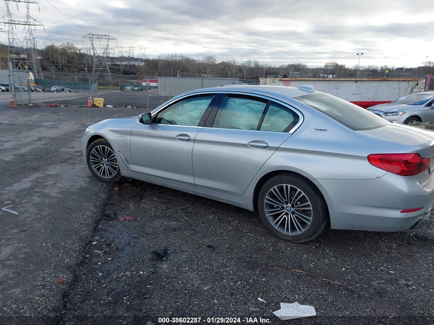 VIN WBAJB1C55KB376256 2019 BMW 530E XDRIVE IPERFORMANCE