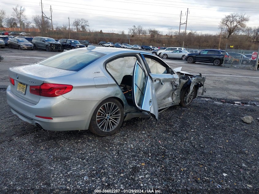 VIN WBAJB1C55KB376256 2019 BMW 530E XDRIVE IPERFORMANCE