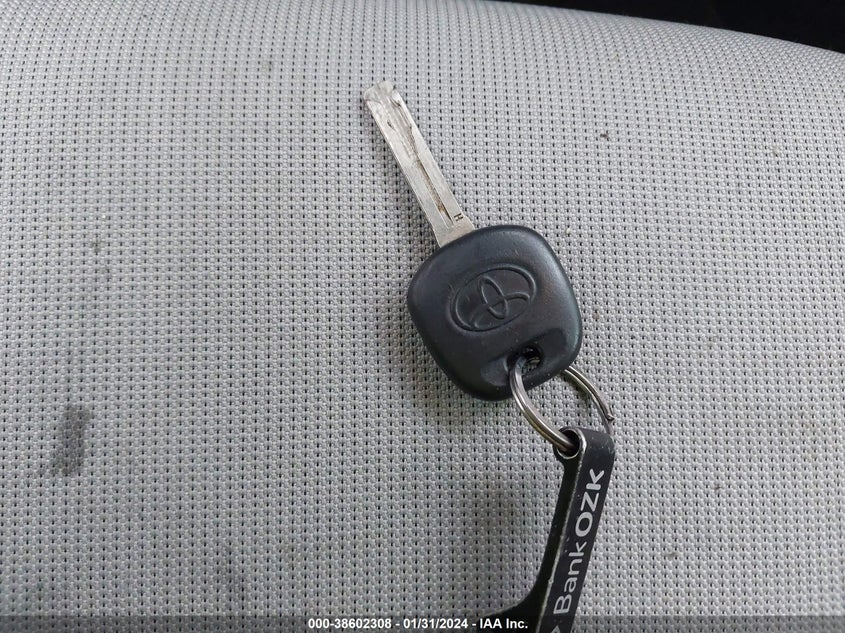 VIN JTDEPRAE9LJ008709 2020 TOYOTA COROLLA LE