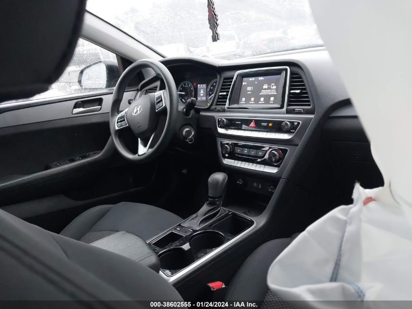 2019 HYUNDAI SONATA SE - 5NPE24AF1KH760244