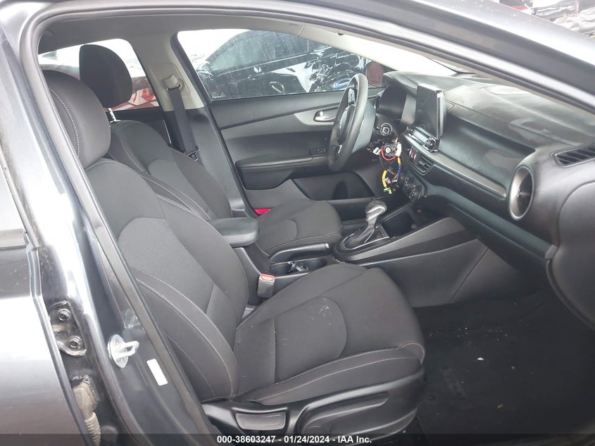 VIN 3KPF24AD4LE189499 2020 KIA FORTE LXS