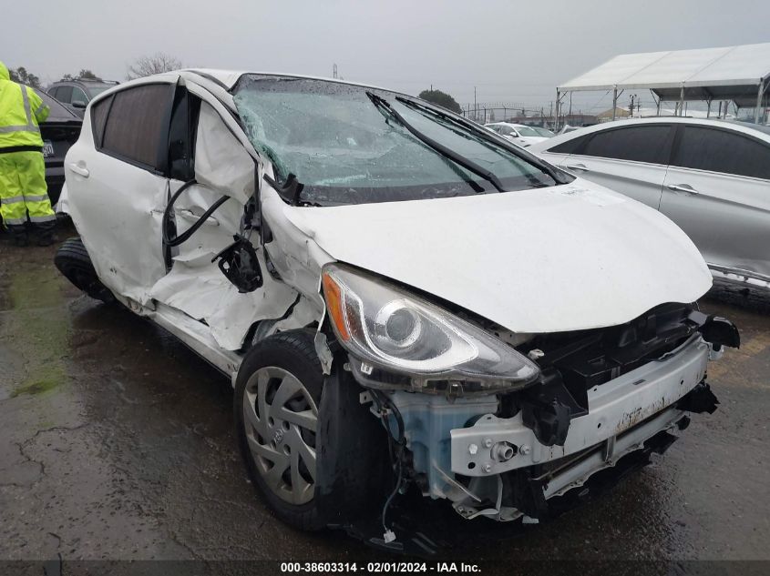 2015 TOYOTA PRIUS C - JTDKDTB35F1110700