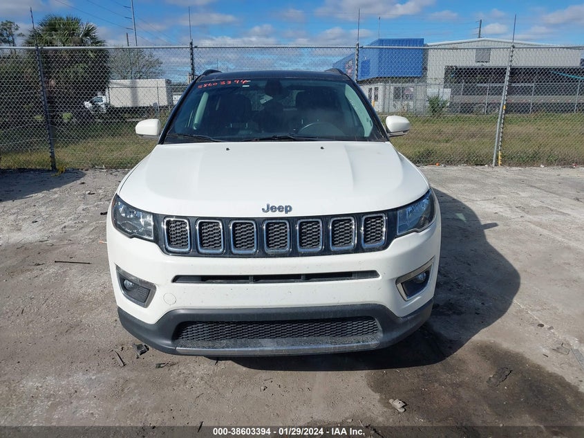 VIN 3C4NJDCBXJT457961 2018 JEEP COMPASS LIMITED 4X4
